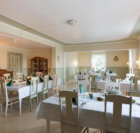 Hotel Merikruunu *
